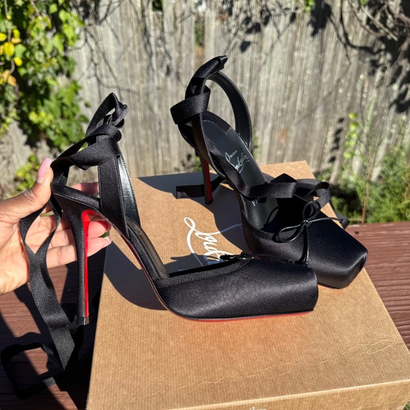 Christian Louboutin Cassia Ballerina Pumps - Picture 1 of 7